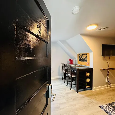 Modern Oasis Apartment Suites